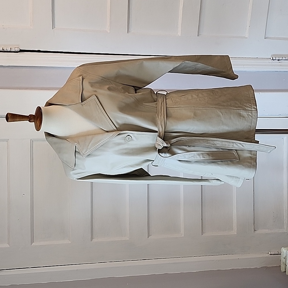 Oscar Piel Belted Leather Coat,  Size M